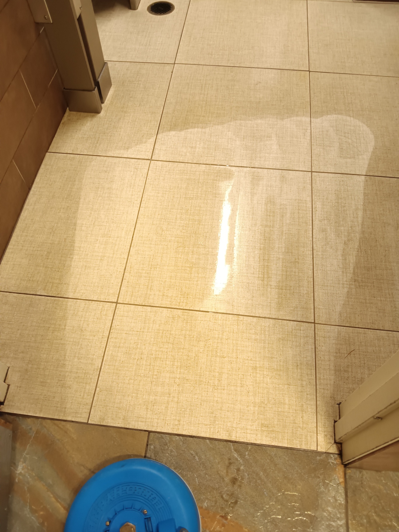 Restroom tile and grout deep cleaning results in Lebanon NH